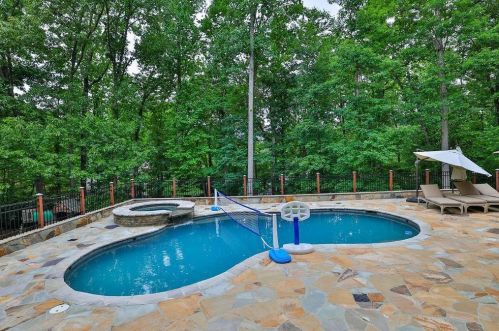 8069 Kenstone Ct, Atlanta GA 30350-4160 exterior