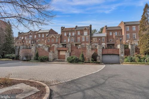 4032 Chancery Ct, Washington DC  20007-2144 exterior