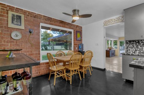 8051 14 Ave, Phoenix AZ 85023-2585 exterior