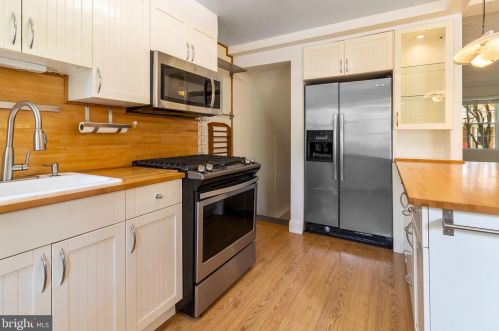 6524 10th St, Alexandria VA  22307-6501 exterior