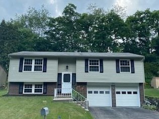 134 Crestwood Dr, Pittsburgh PA  15209-1008 exterior