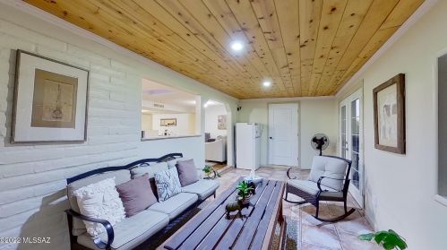 9401 Deer Trl Cir, Tucson AZ 85710-8034 exterior