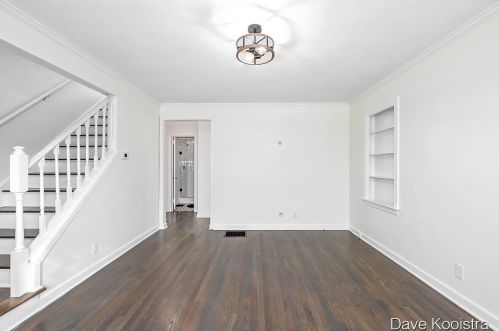 1154 Lakeside Dr, Grand Rapids MI 49503-3812 exterior