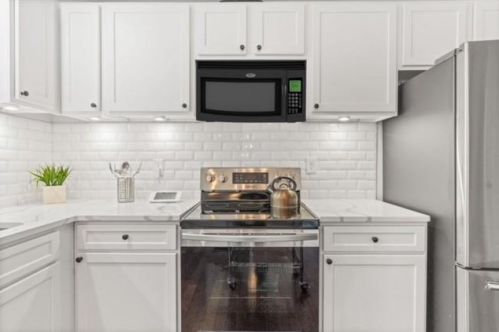 2074 Arlington Cir, Atlanta GA 30318-6380 exterior