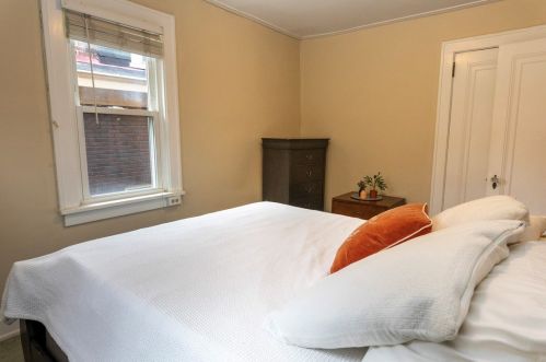 109 Race St, Pittsburgh PA  15218-1337 exterior