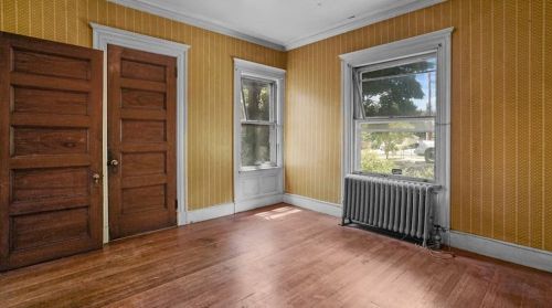 166 Adelaide Ave, Providence RI 02907-1833 exterior