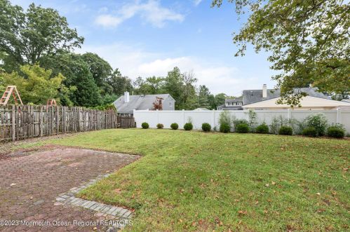 6 Stevens Pl, Hazlet NJ  07730-1205 exterior