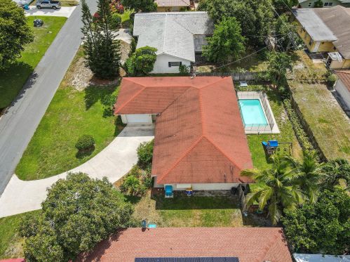 1330 27 Ave, Boynton Beach FL 33435-7529 exterior