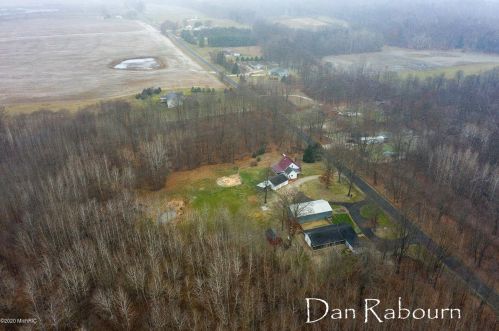 1662 136th St, Grant MI 49327-9643 exterior