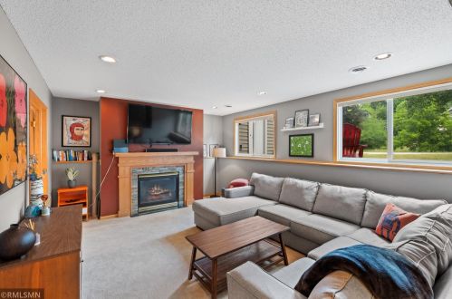 583 Burlington Rd, Saint Paul MN  55119-5322 exterior