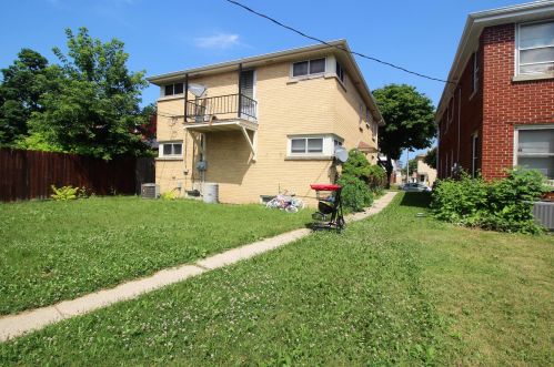 3625 85th St, Milwaukee, WI 53222-1508