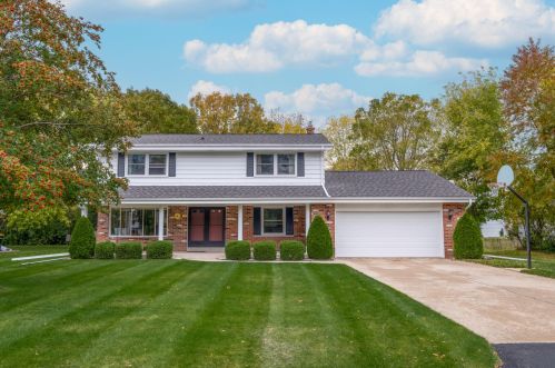 9173 51st St, Milwaukee, WI 53223-1401