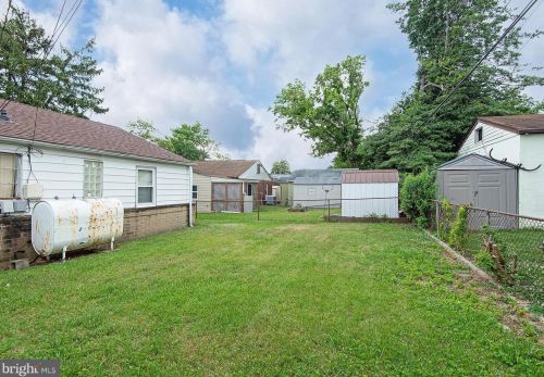 912 Edgerly Rd, Glen Burnie MD 21060-7305 exterior