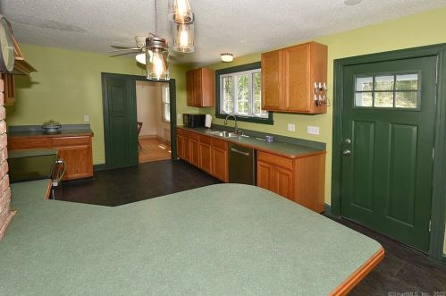 12 Reed St, Vernon CT 06066-3728 exterior