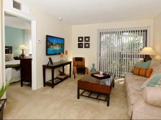 900 Irolo St, Los Angeles CA  90006-1376 exterior