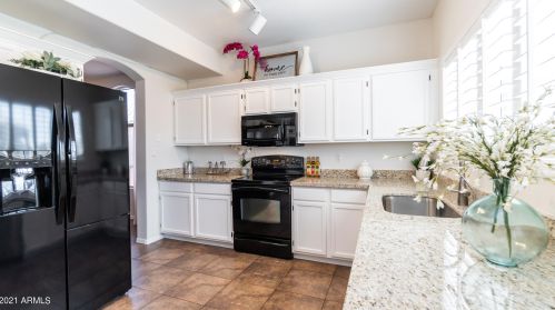 240 Leoma Ct, Chandler, AZ 85225-5224