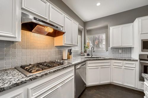 11211 Appletree Ln, Austin TX 78726-1341 exterior