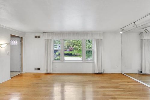 2182 Beulah Rd, Pittsburgh, PA 15235-5023