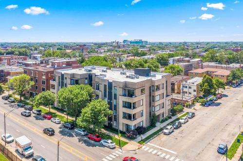 2409 Catalpa Ave, Chicago IL 60625-1266 exterior