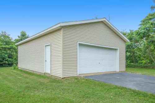 5825 4th St, Kalamazoo, MI 49009-8435