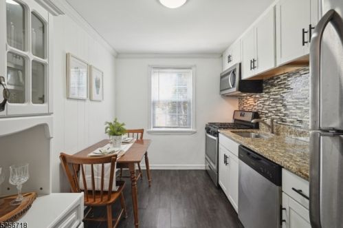 301 Lincoln Park, Cranford NJ  07016-3122 exterior