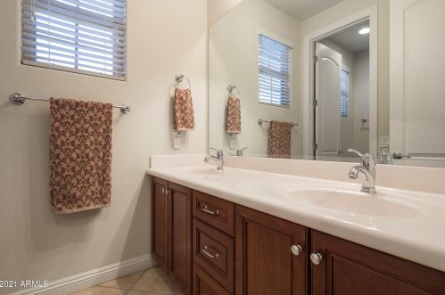 3753 Ember Glow Way, Phoenix AZ 85050-4928 exterior