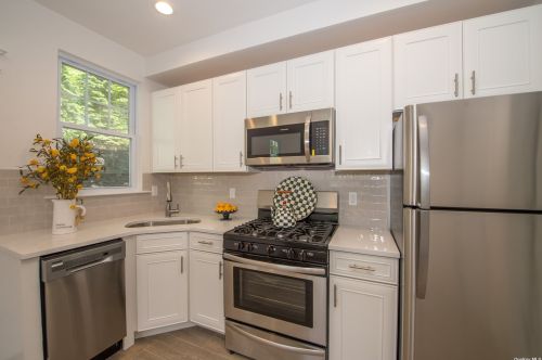 1078 New York Ave, Huntington Station NY  11746-1205 exterior