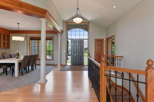 1209 Adrian Dr, Chaska MN  55318-1513 exterior