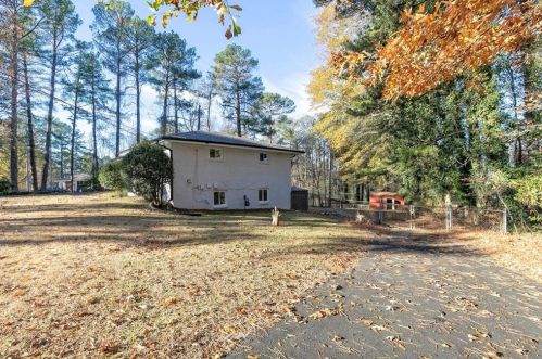 5946 Gordon Rd, Austell GA 30168-4931 exterior