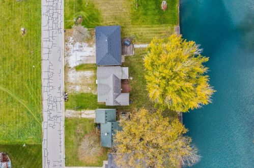 6334 Marina Dr, Algonac MI 48001-4212 exterior