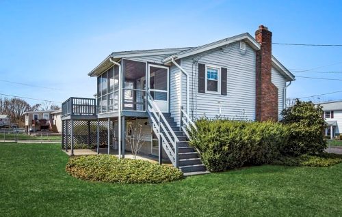 3 Dibiase St, Salem MA 01970-1031 exterior