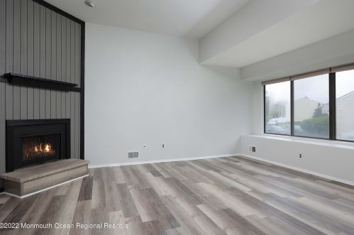 258 Clubhouse Dr, Middletown NJ 07748-1340 exterior