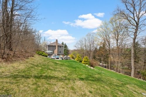 30 Bel Air Dr, Sparta NJ 07871-3735 exterior