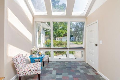 56 Middlebrook Dr, Springfield, MA 01129-2012