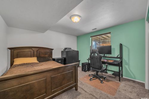 884 Spartan Dr, Sandy UT 84094-1811 exterior