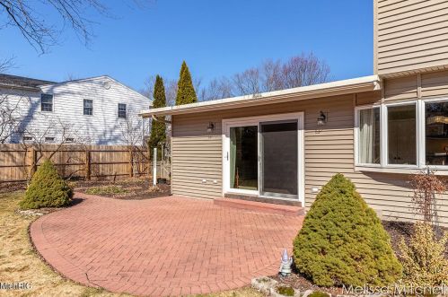 2716 Hampshire Blvd, Grand Rapids MI 49506-4774 exterior