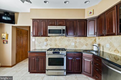 79 Orchard Ave, Runnemede NJ 08078-1356 exterior