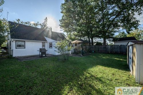 126 Park Ave, Iselin NJ 08830-2303 exterior