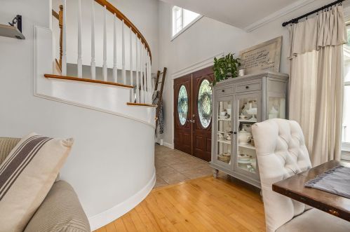 10 Hidden Valley Dr, Dover NH 03820-5231 exterior