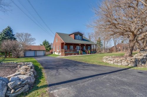 63 Brimstone Hill Rd, Middletown, NY 10941-3349