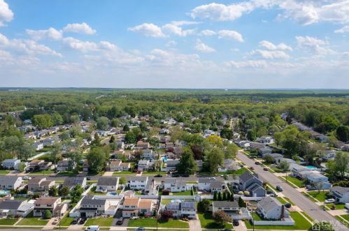 31 Karl Dr, Old Bridge NJ 08857-2525 exterior