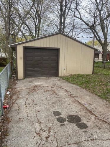 5967 38th St, Milwaukee, WI 53209-4025