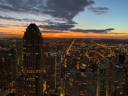 180 Pearson St, Chicago IL  60611-2130 exterior