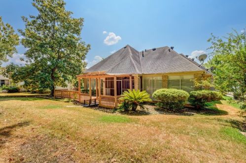 141 April Waters Dr, Montgomery TX 77356-8831 exterior