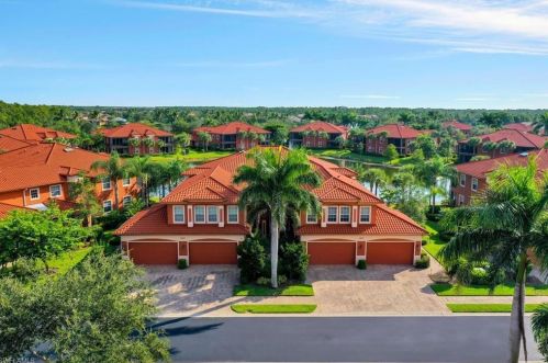 6413 Legacy Cir, Naples, FL 34113-8044