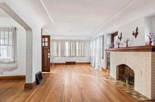 1968 83rd St, Milwaukee, WI 53213-2128