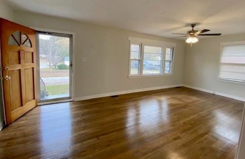 486 Barnett Dr, Atlanta GA 30354-1556 exterior