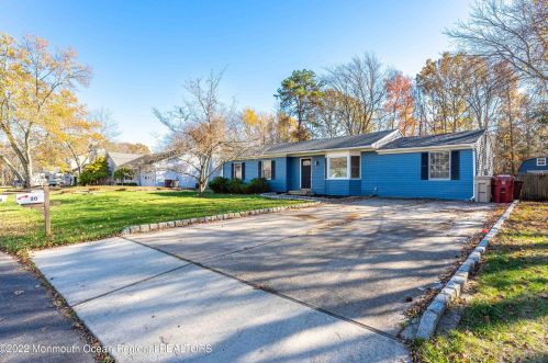 20 Jeanette St, Berkeley Township NJ  08721-3517 exterior