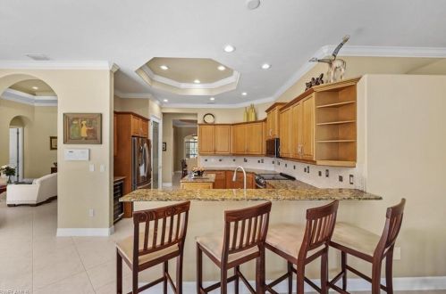 7476 Treeline Dr, Naples FL 34119-9727 exterior