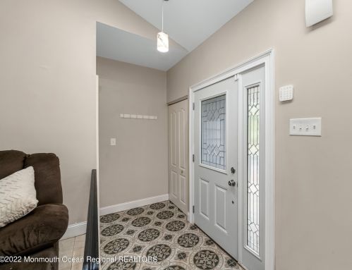 13 Pelican Dr, Berkeley Township NJ 08721-1654 exterior